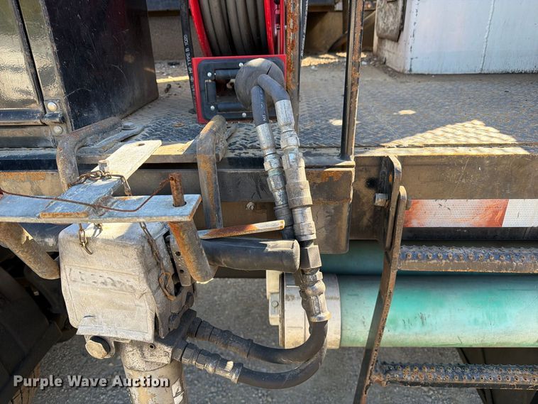 image for item FM6515 2012 International 7400 hook lift truck