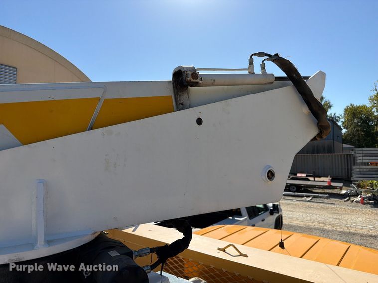 image for item FM6515 2012 International 7400 hook lift truck