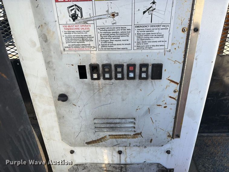 image for item FM6515 2012 International 7400 hook lift truck