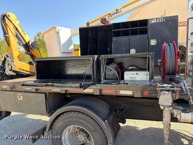 image for item FM6515 2012 International 7400 hook lift truck