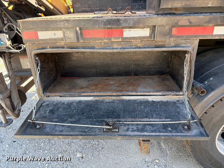 image for item FM6515 2012 International 7400 hook lift truck