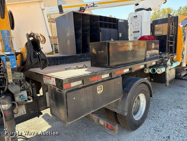 image for item FM6515 2012 International 7400 hook lift truck