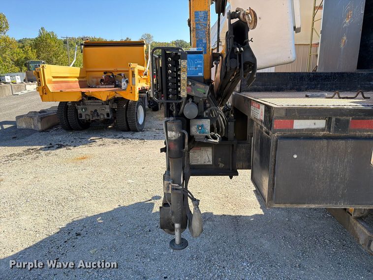 image for item FM6515 2012 International 7400 hook lift truck