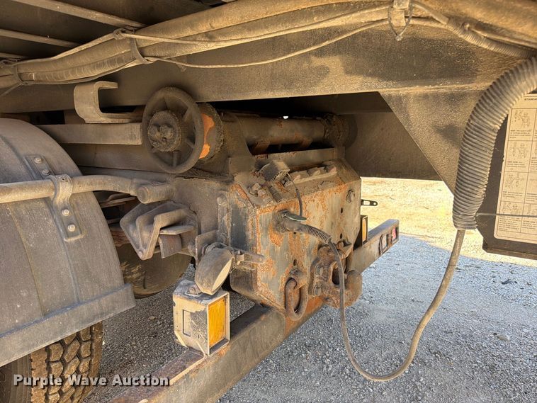image for item FM6515 2012 International 7400 hook lift truck