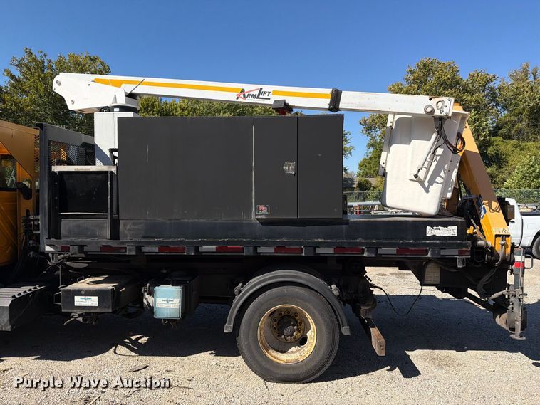 image for item FM6515 2012 International 7400 hook lift truck