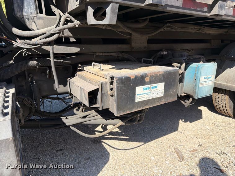 image for item FM6515 2012 International 7400 hook lift truck