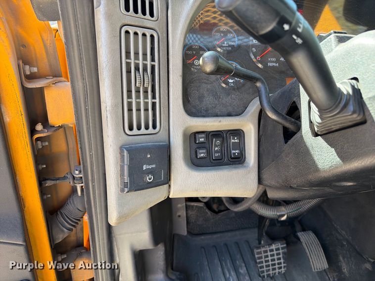 image for item FM6515 2012 International 7400 hook lift truck