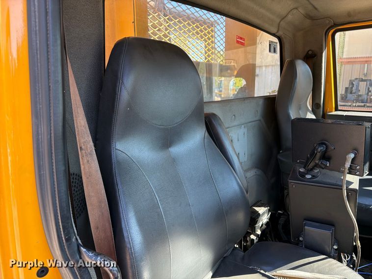 image for item FM6515 2012 International 7400 hook lift truck