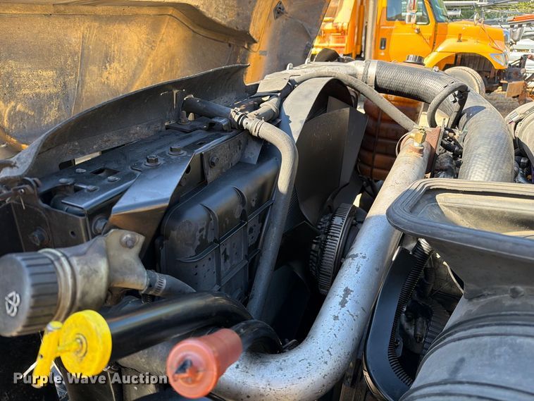 image for item FM6515 2012 International 7400 hook lift truck