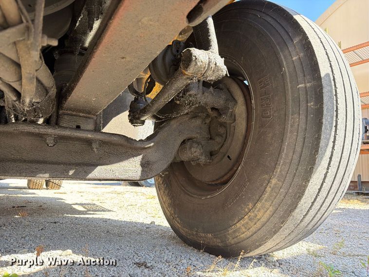 image for item FM6515 2012 International 7400 hook lift truck