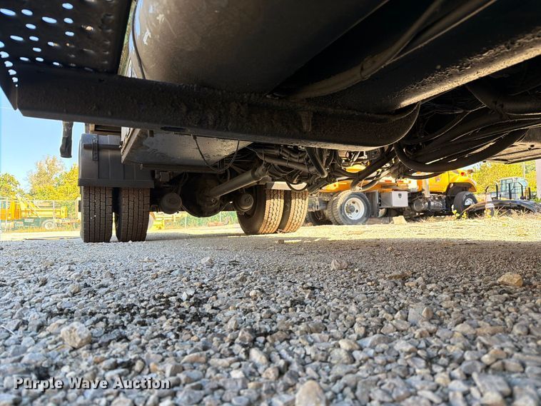 image for item FM6515 2012 International 7400 hook lift truck