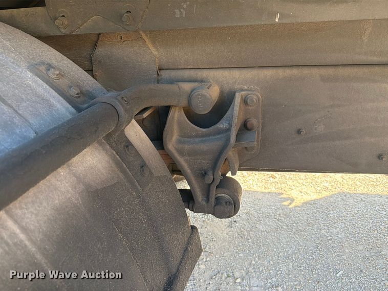 image for item FM6515 2012 International 7400 hook lift truck
