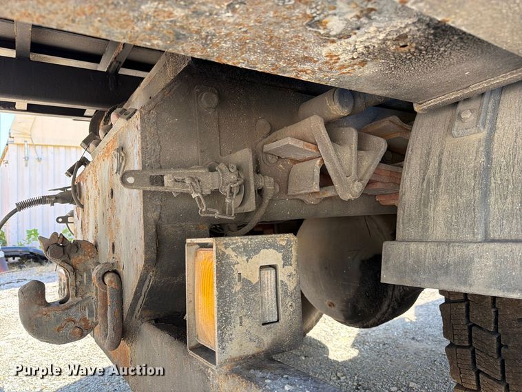 image for item FM6515 2012 International 7400 hook lift truck