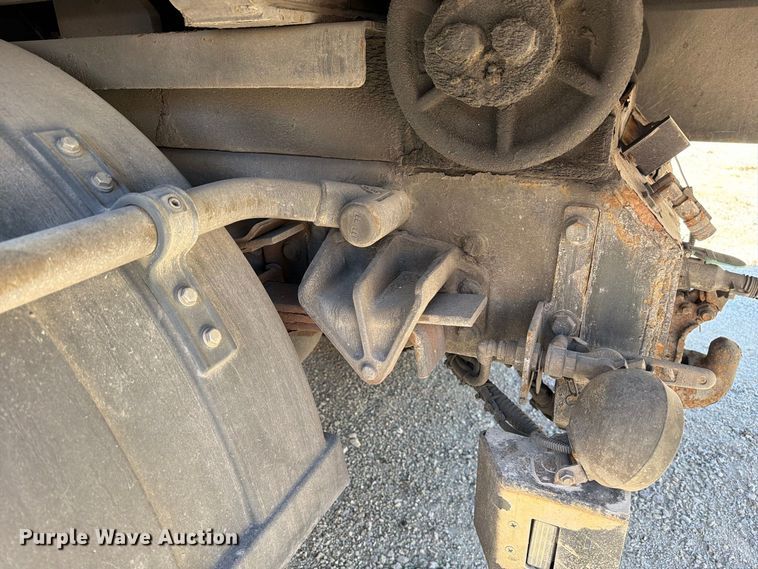 image for item FM6515 2012 International 7400 hook lift truck