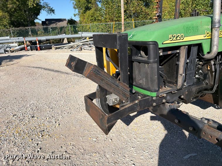 image for item FM6520 John Deere 5220 tractor