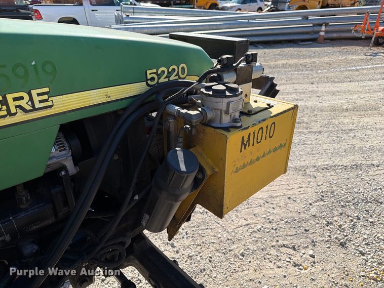image for item FM6520 John Deere 5220 tractor