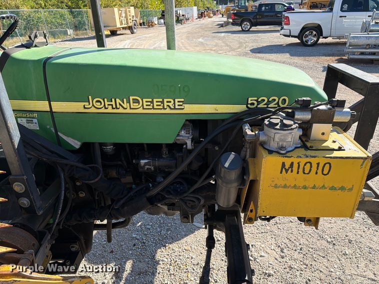 image for item FM6520 John Deere 5220 tractor