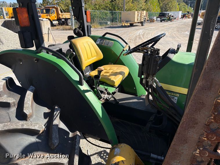 image for item FM6520 John Deere 5220 tractor