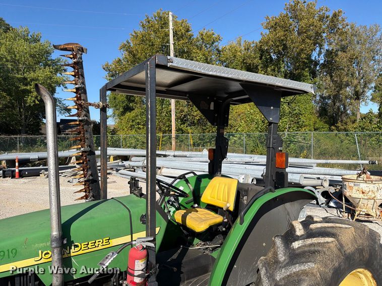 image for item FM6520 John Deere 5220 tractor