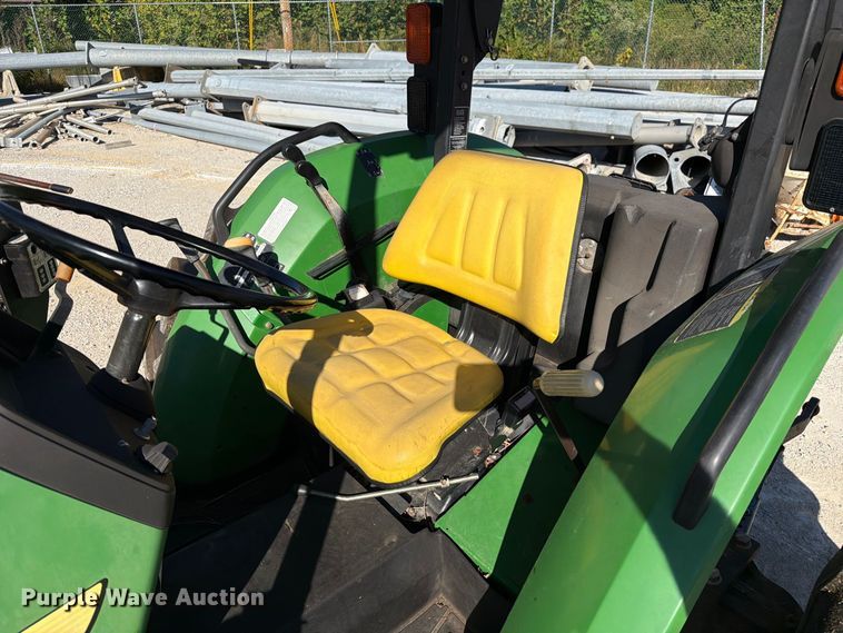 image for item FM6520 John Deere 5220 tractor
