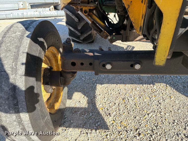 image for item FM6520 John Deere 5220 tractor
