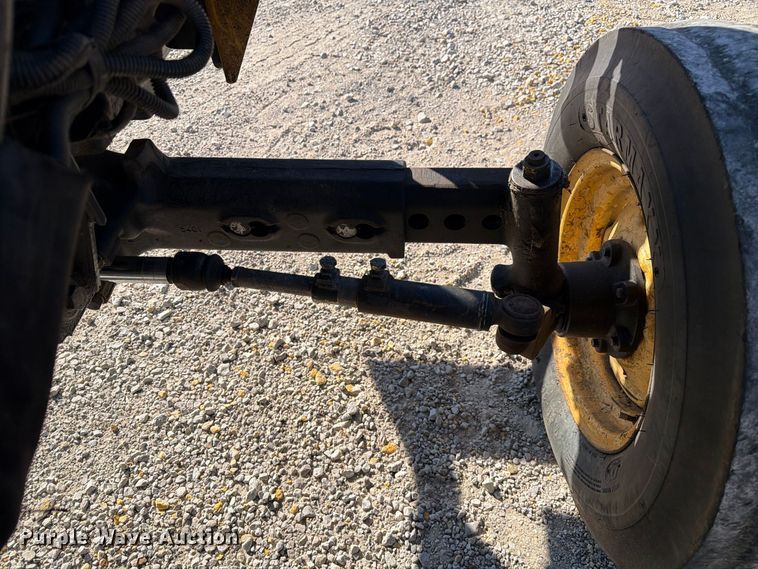 image for item FM6520 John Deere 5220 tractor