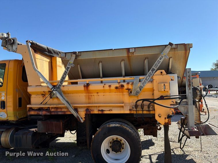 image for item FM6521 2006 International 7400 dump truck
