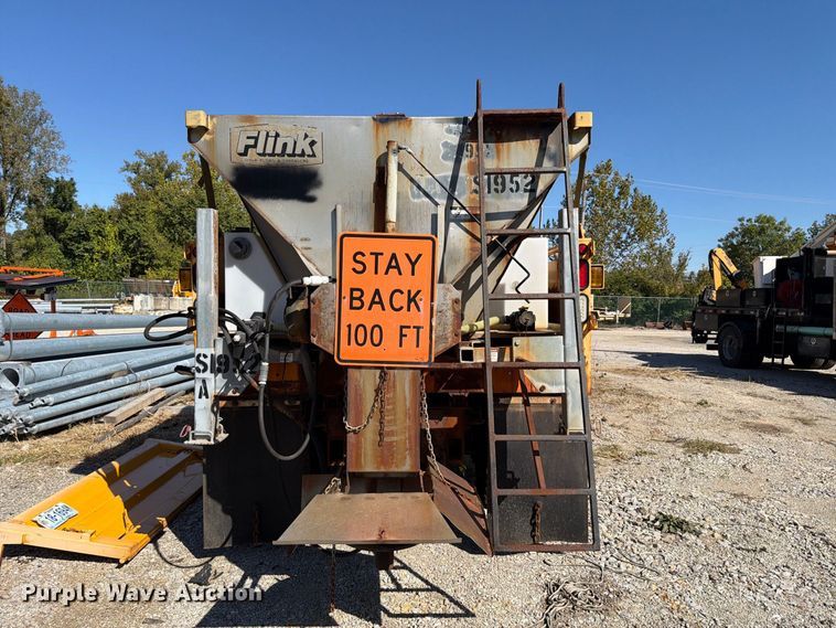 image for item FM6521 2006 International 7400 dump truck