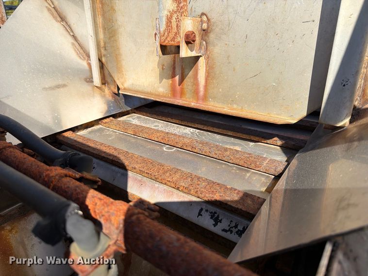image for item FM6521 2006 International 7400 dump truck