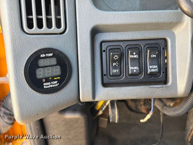 image for item FM6521 2006 International 7400 dump truck