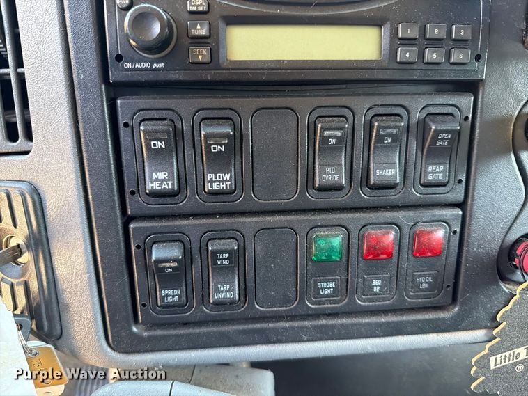 image for item FM6521 2006 International 7400 dump truck