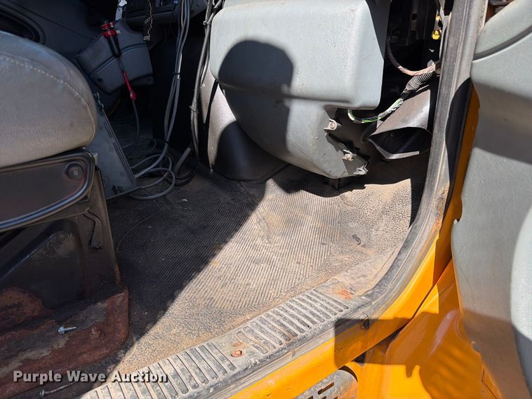 image for item FM6521 2006 International 7400 dump truck