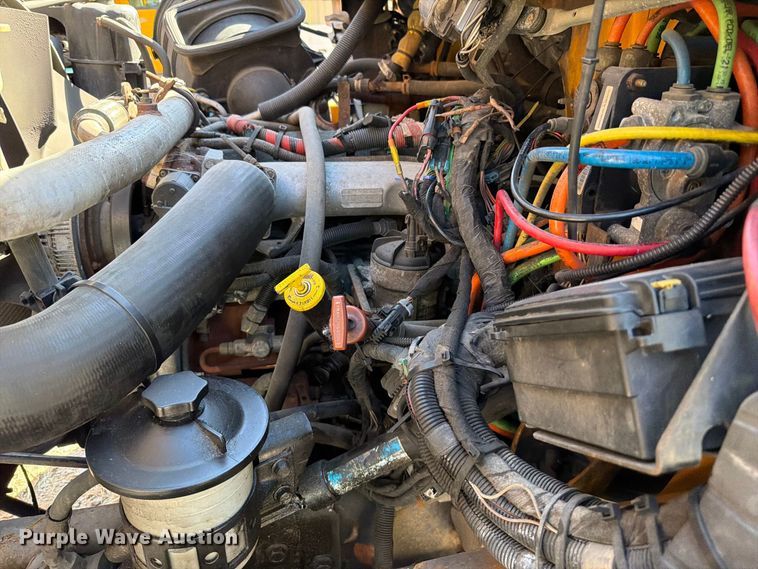 image for item FM6521 2006 International 7400 dump truck