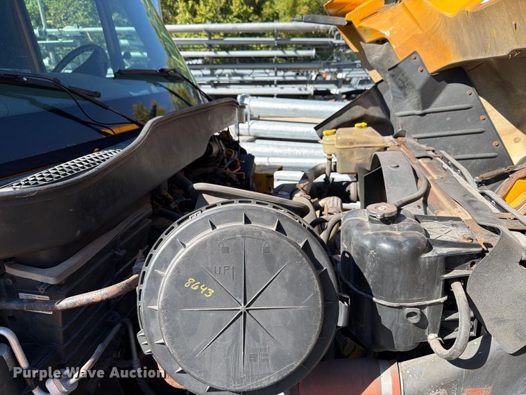image for item FM6521 2006 International 7400 dump truck
