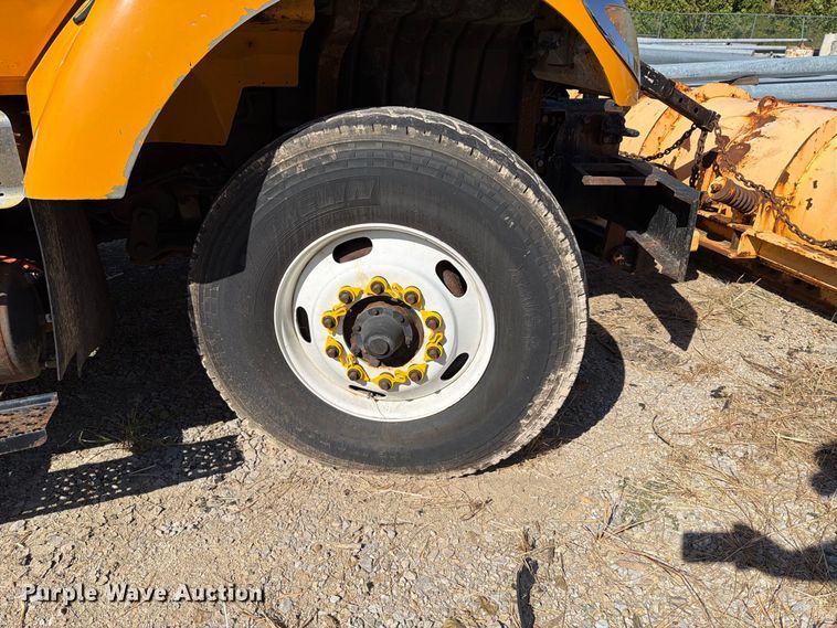 image for item FM6521 2006 International 7400 dump truck