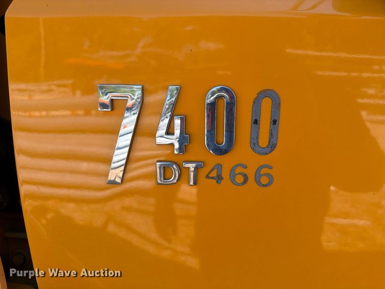 image for item FM6521 2006 International 7400 dump truck