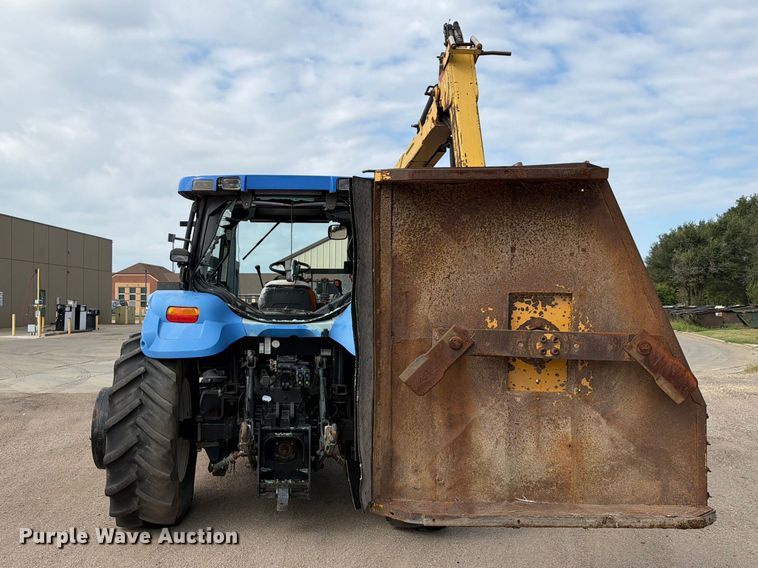 image for item FN2616 New Holland tractor