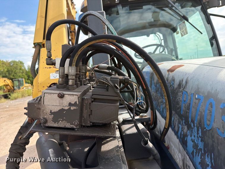 image for item FN2616 New Holland tractor