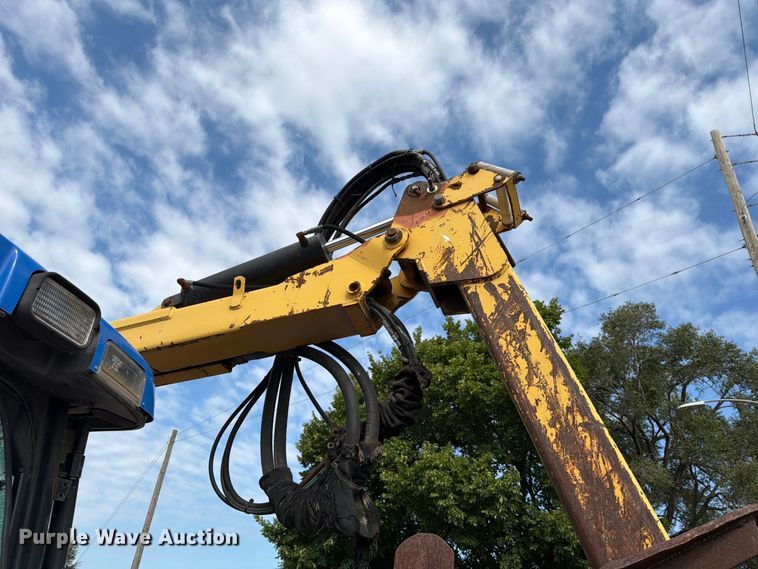 image for item FN2616 New Holland tractor