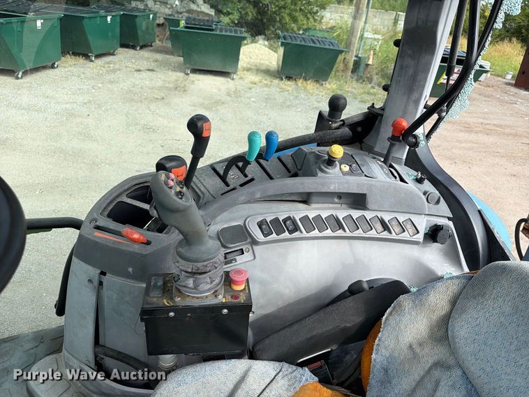 image for item FN2616 New Holland tractor