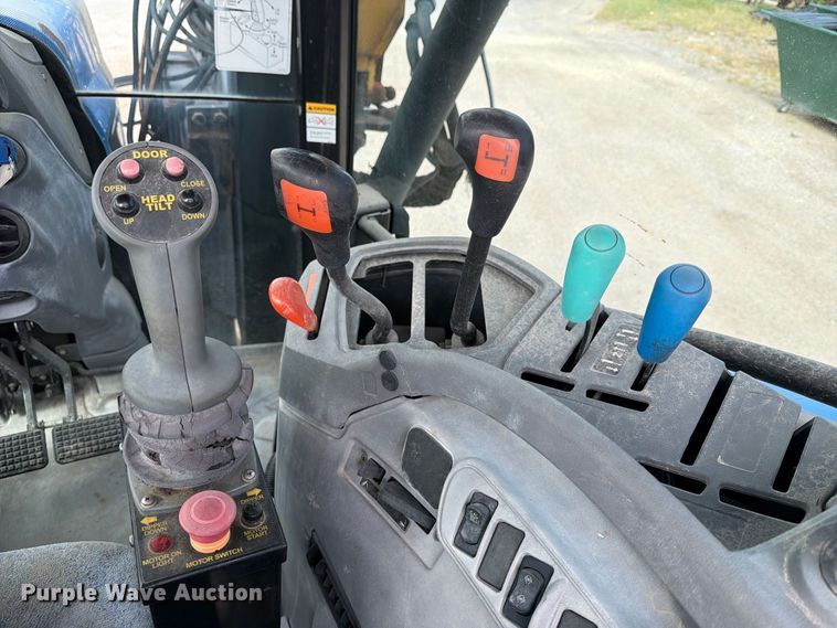 image for item FN2616 New Holland tractor