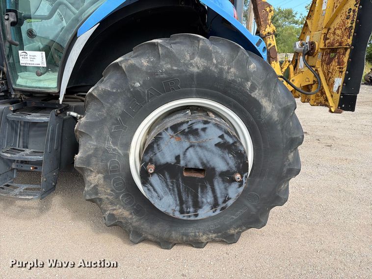 image for item FN2616 New Holland tractor