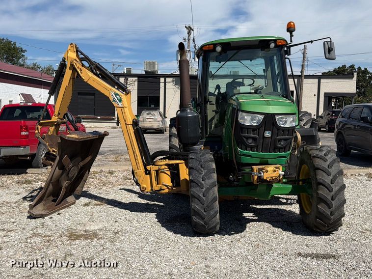 image for item FN5865 2016 John Deere 6120M MFWD tractor