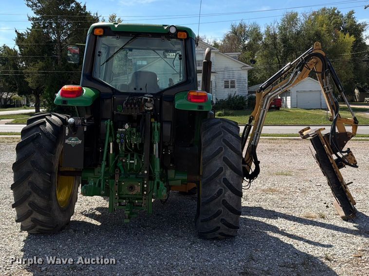 image for item FN5865 2016 John Deere 6120M MFWD tractor