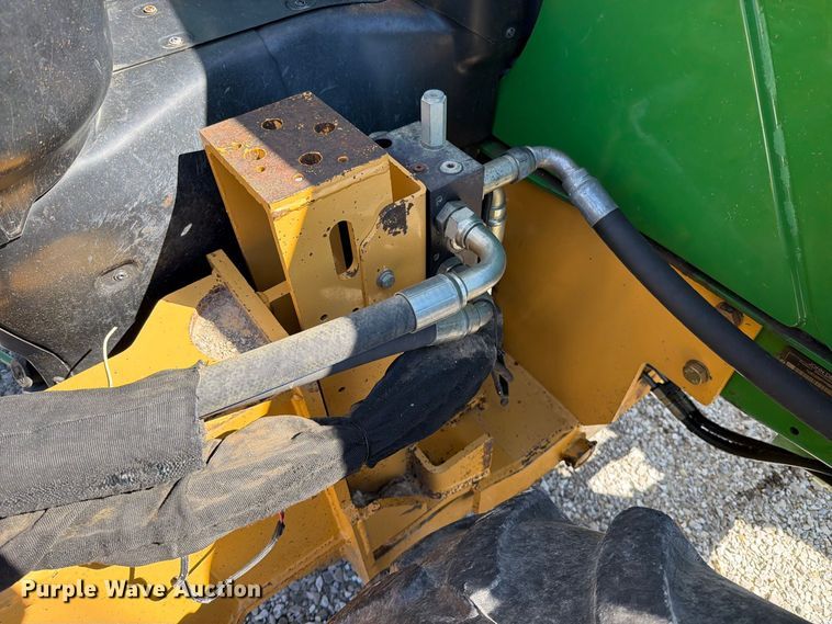 image for item FN5865 2016 John Deere 6120M MFWD tractor