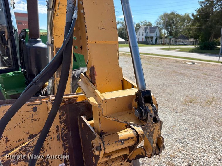 image for item FN5865 2016 John Deere 6120M MFWD tractor