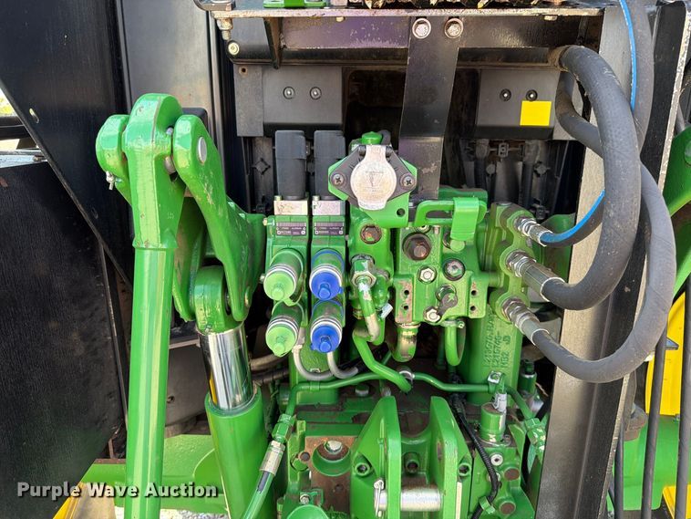 image for item FN5865 2016 John Deere 6120M MFWD tractor