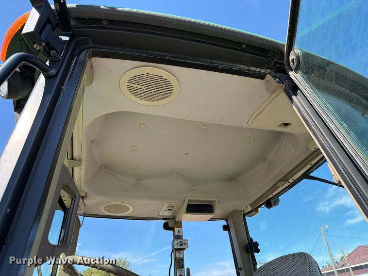 image for item FN5865 2016 John Deere 6120M MFWD tractor