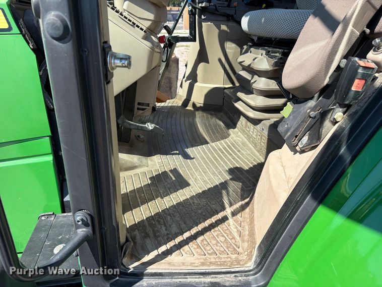 image for item FN5865 2016 John Deere 6120M MFWD tractor