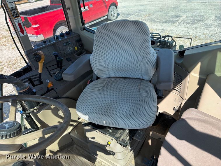 image for item FN5865 2016 John Deere 6120M MFWD tractor
